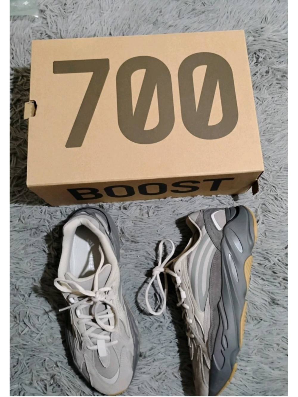 Adidas Yeezy Boost 700 V2 Tephra Men Size 10 Grey Brown Sneakers FU7914